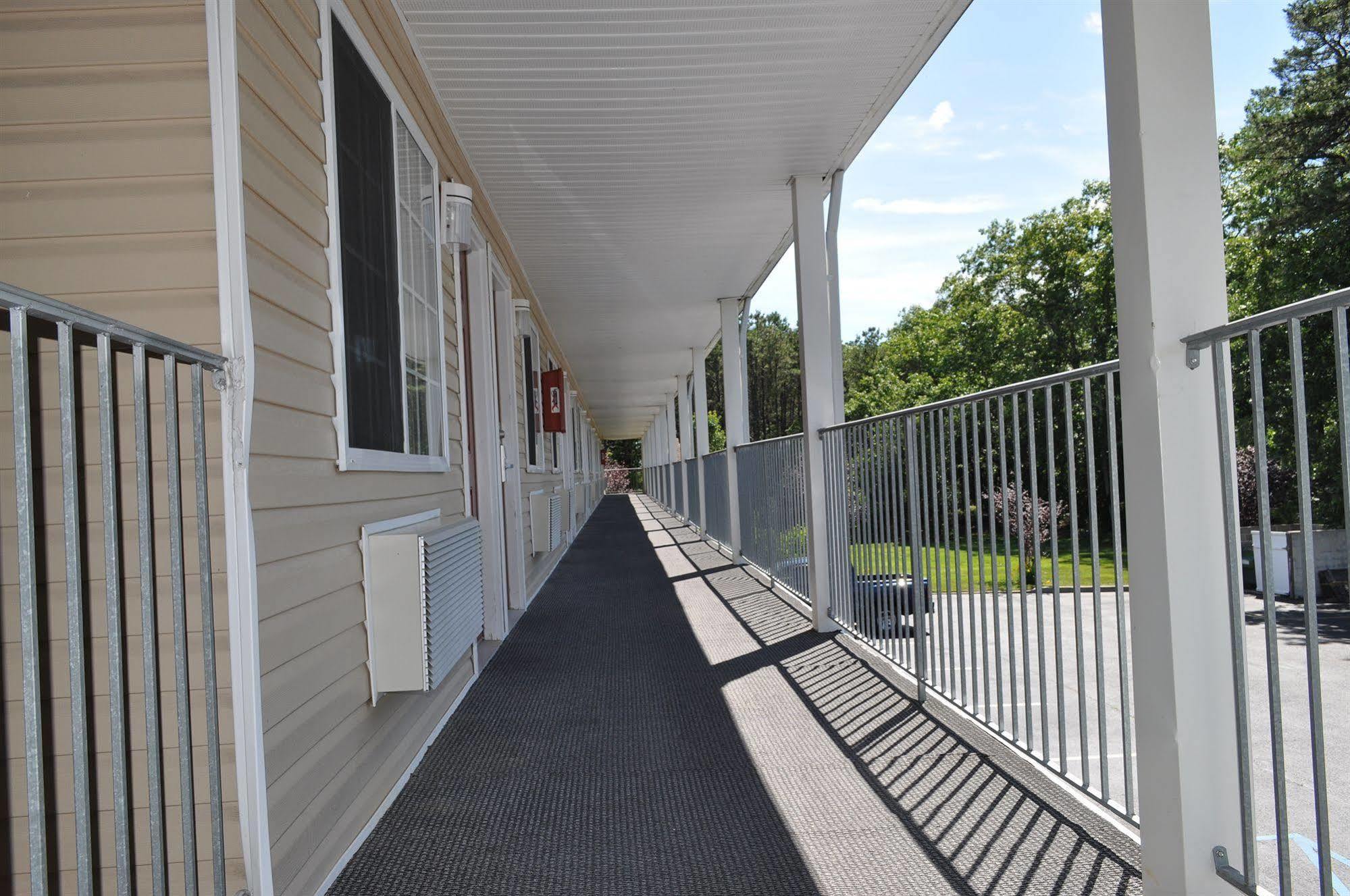 Atrium Inn & Suites Galloway Exteriör bild