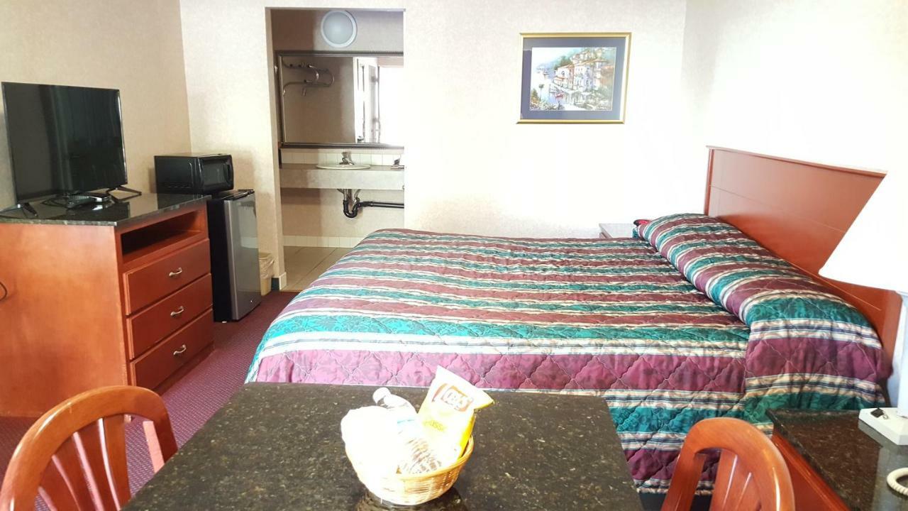 Atrium Inn & Suites Galloway Exteriör bild